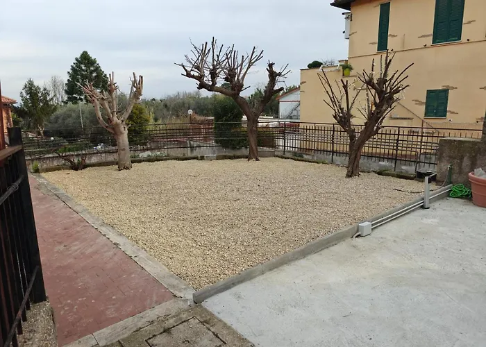 LA CASETTA NELLA MACCHIA di BENEDETTA